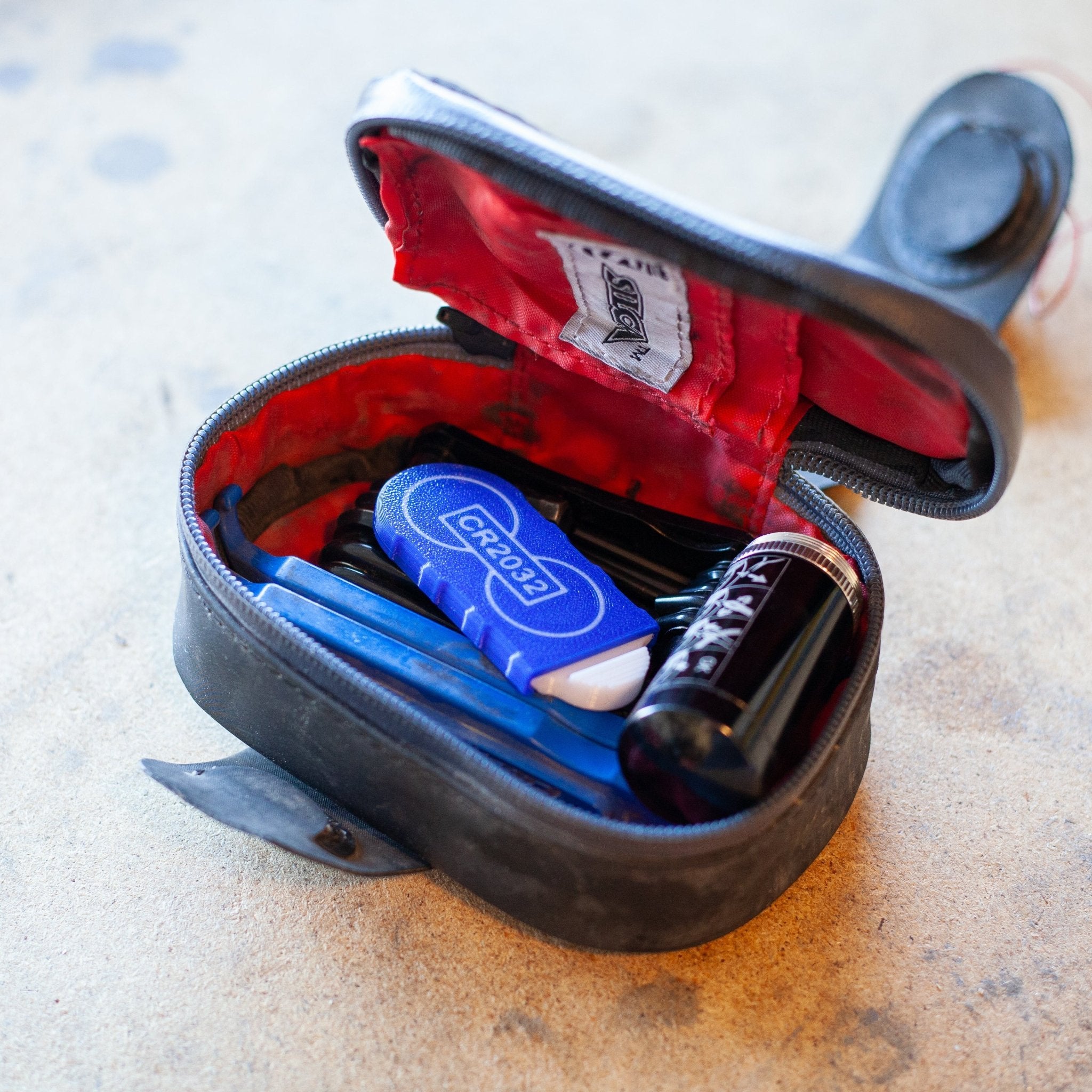 SRAM AXS Battery Holder | CR2032 Shifter Batteries - BackroadsLab